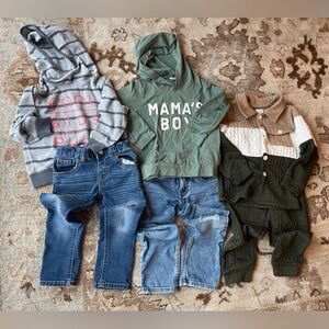 Lot of 4T boys outfits , 2 hoodies, 2 jeans, 1 matching set